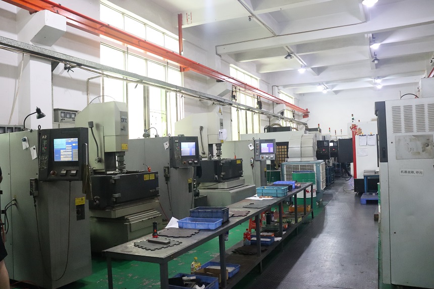 China plastic injection mold factory