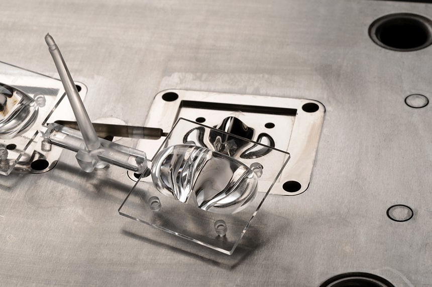 plastic injection mold tooling