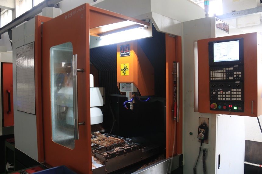CNC Machining by plastic injection mold maker